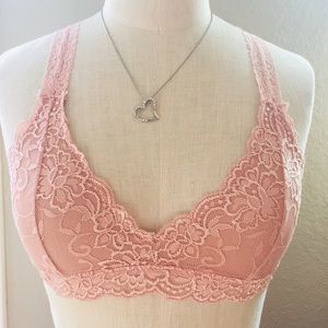 💋  LACE BRALETTE  💋